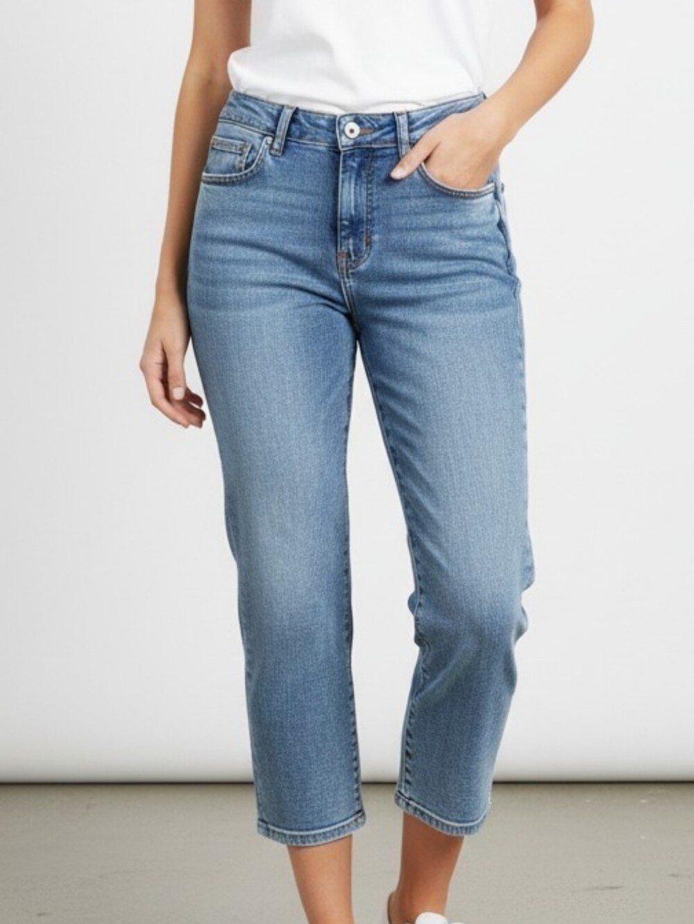 Wax Jean Women's Light Blue Relaxed Jeans